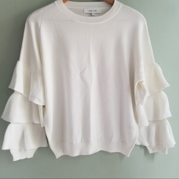 John and Jenn frill sleeve top - Picture 13 of 13